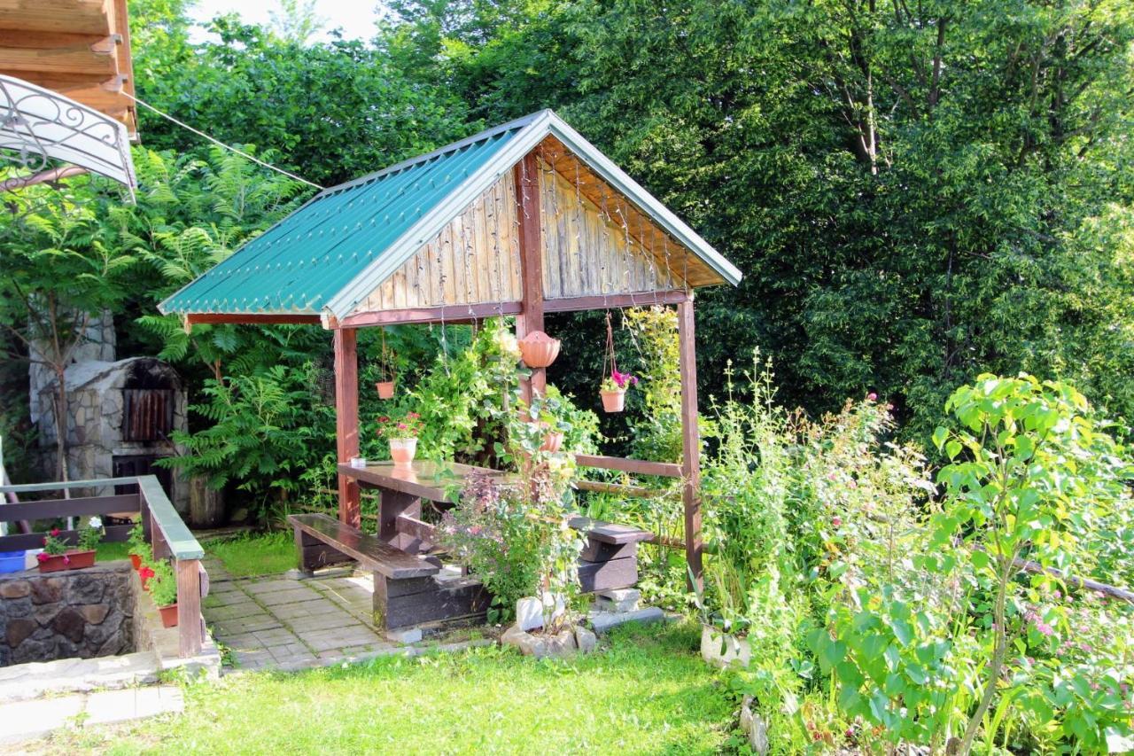 Котедж "Гірський Затишок" Yaremche Eksteriør billede
